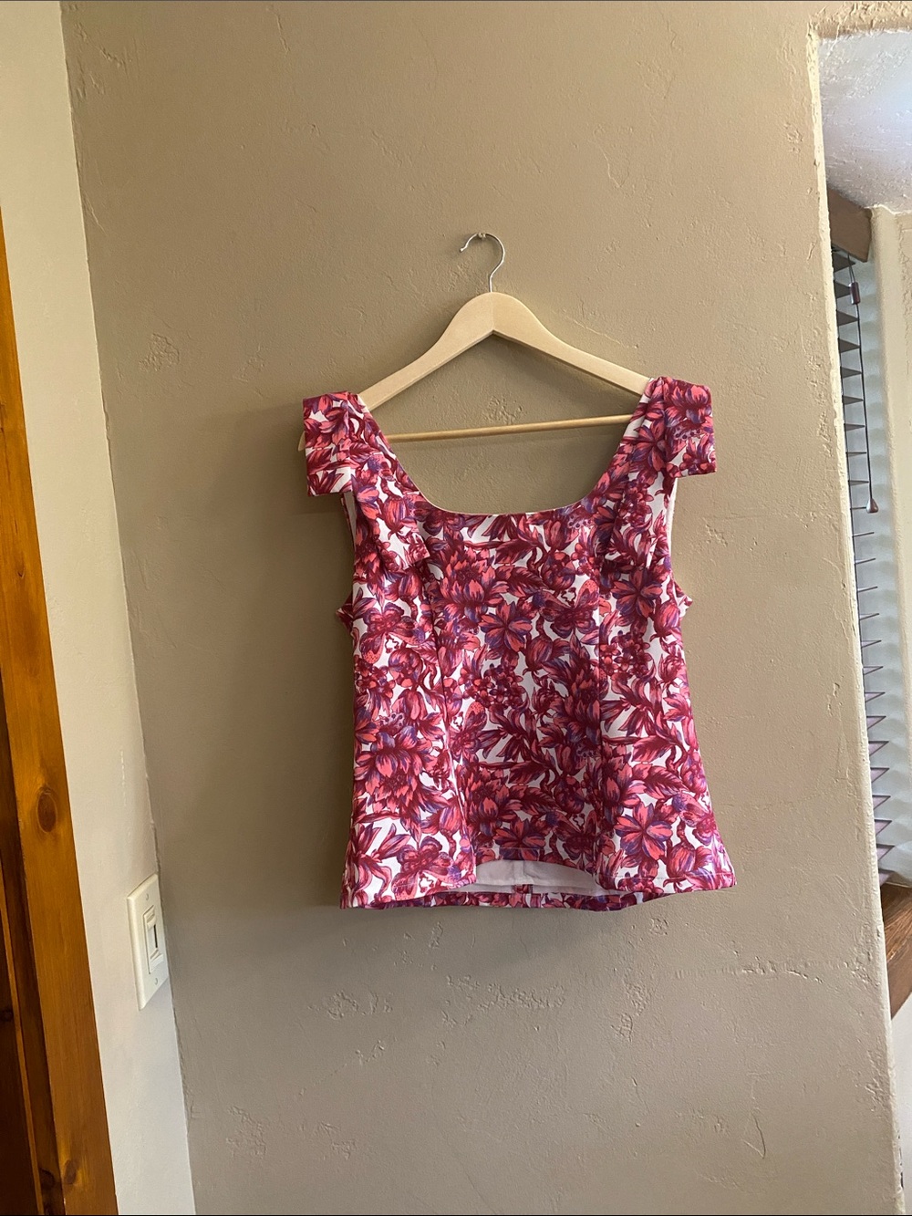 Women’s Pink Floral Scoop Neck Top